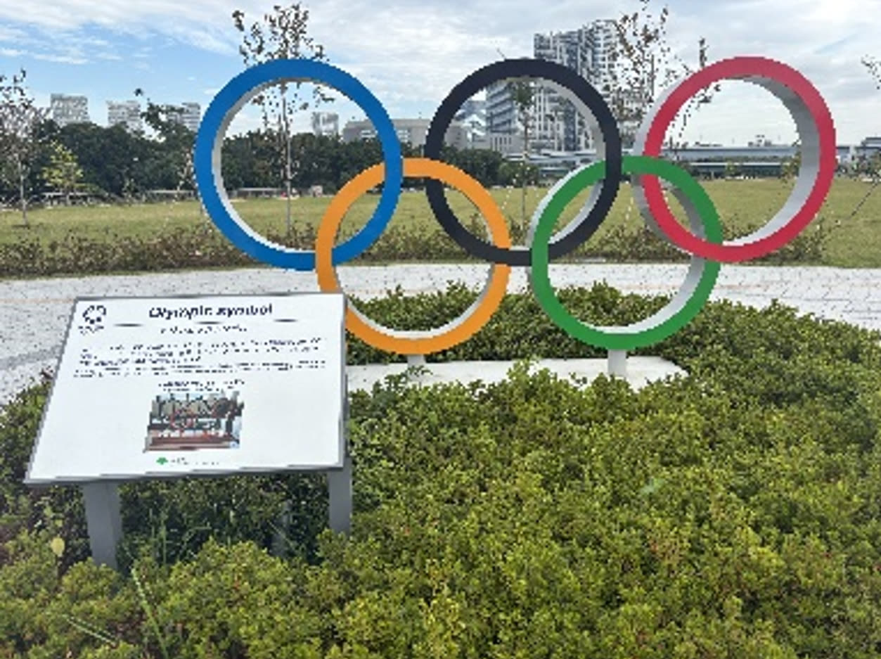 オリンピックシンボル（有明親水海浜公園内）