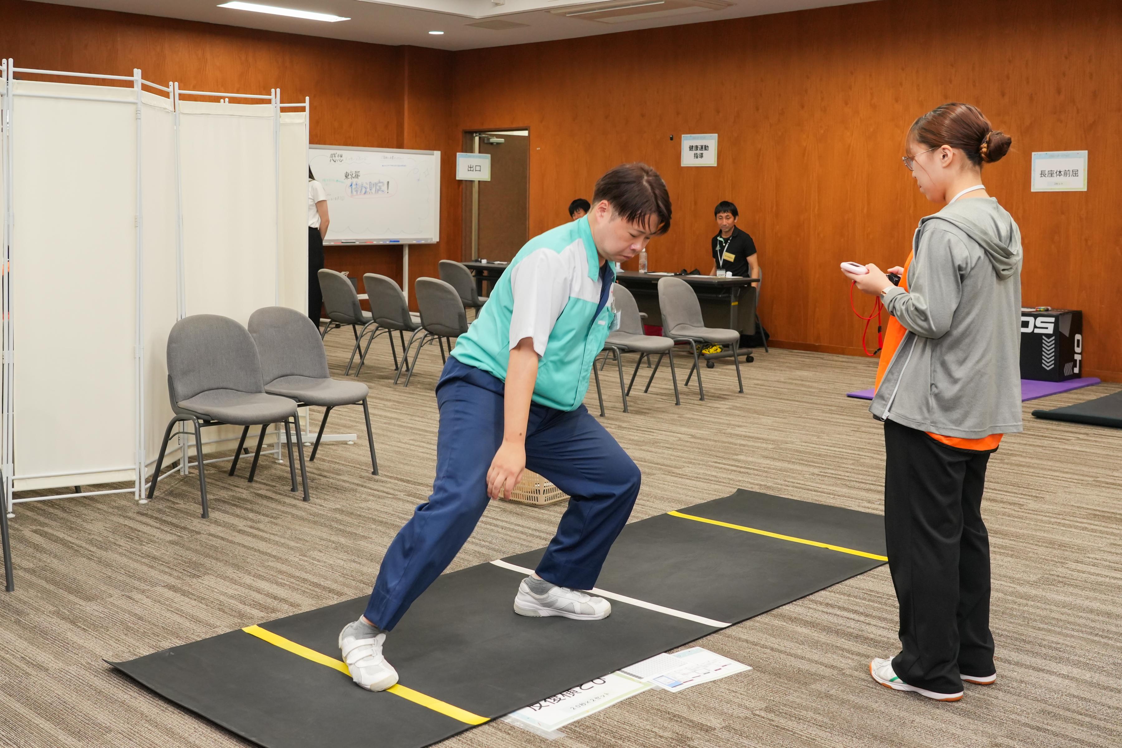 反復横跳びの様子